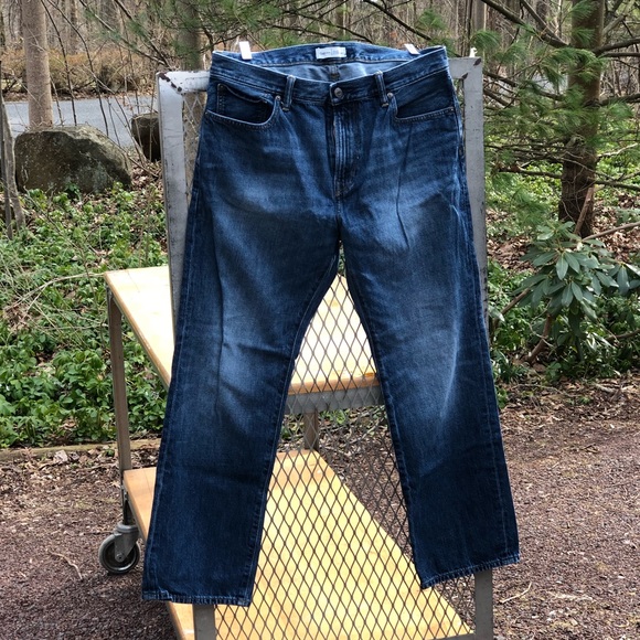 Gap Standard Fit 34x30 - Picture 3 of 5